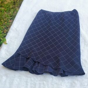 Elegant Black& White Checkered Skirt Size Small